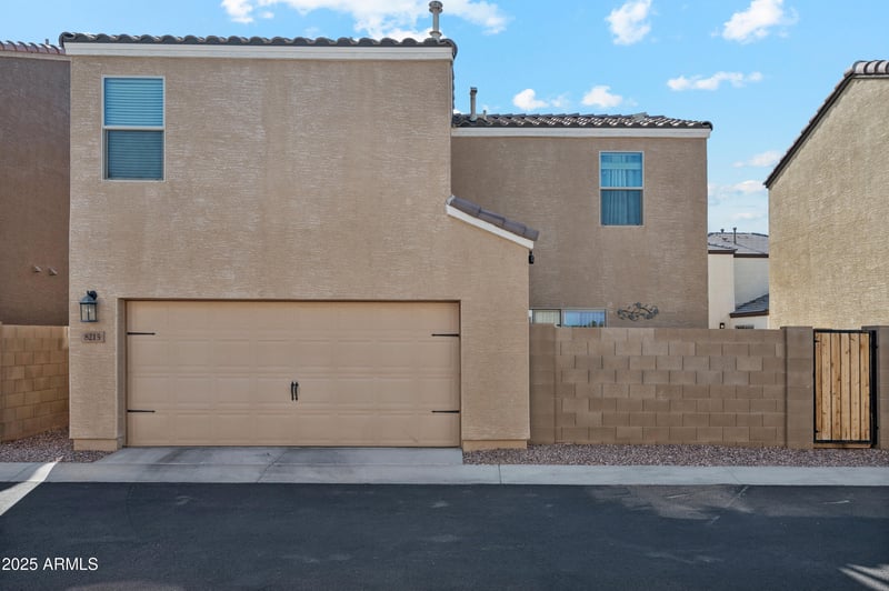 8215 Albeniz Pl, Phoenix, AZ 85043
