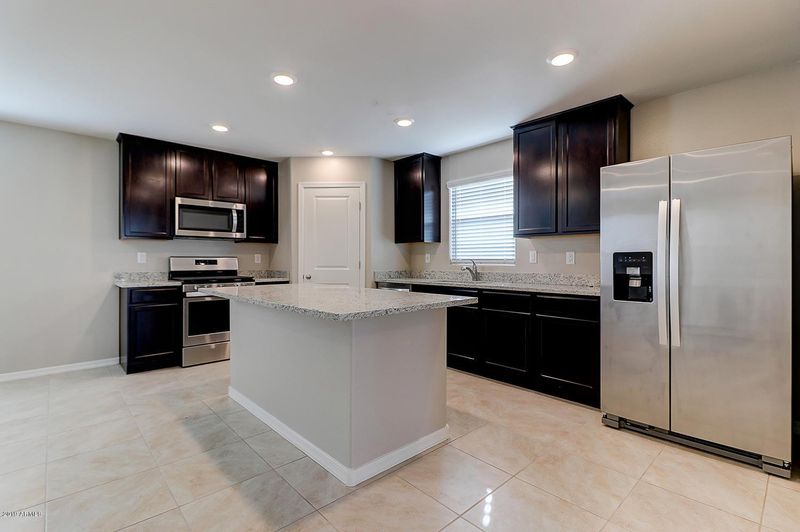8215 W Illini St, Phoenix, AZ 85043