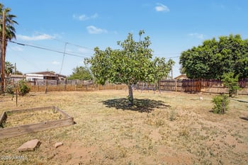 8218 6th Ave, Mesa, AZ 85208