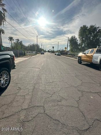 822 E Alta Vista Rd, Phoenix, AZ 85042