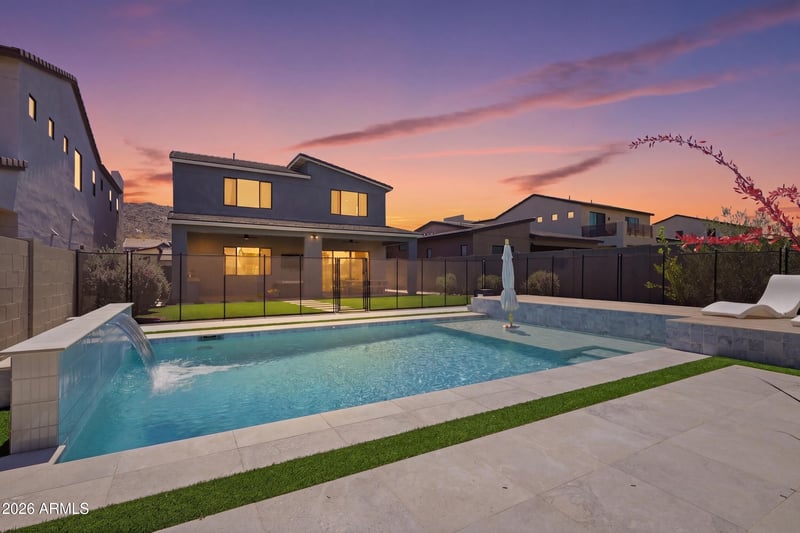822 E Hopi Trl, Phoenix, AZ 85042