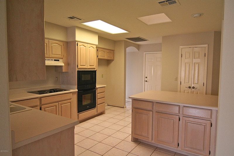 822 W Earll Dr, Phoenix, AZ 85013