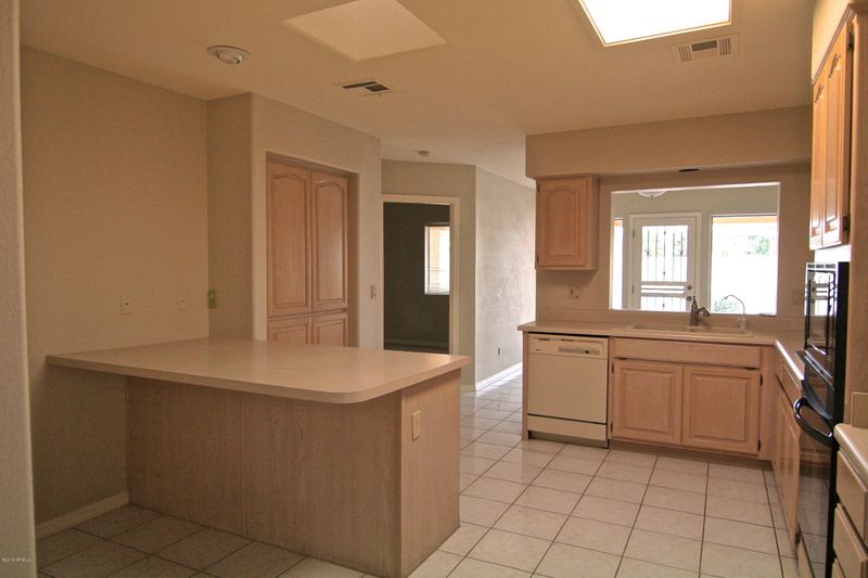 822 W Earll Dr, Phoenix, AZ 85013