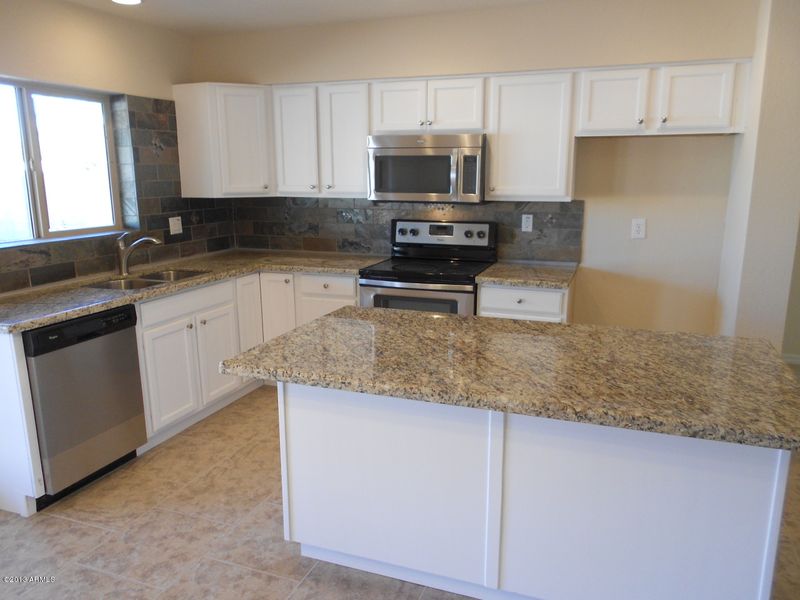822 W Saint John Rd, Phoenix, AZ 85023