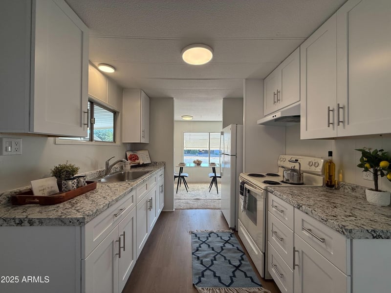 8220 Desert Trl, Mesa, AZ 85208