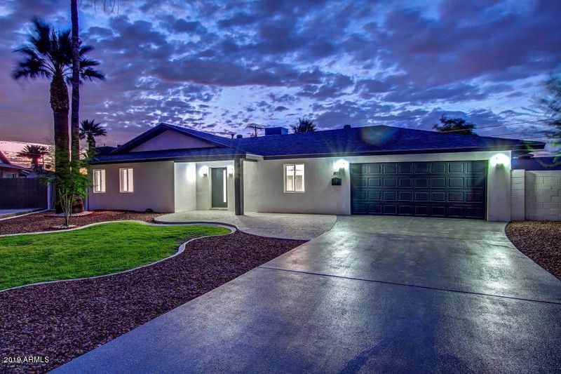8220 E Oak St, Scottsdale, AZ 85257