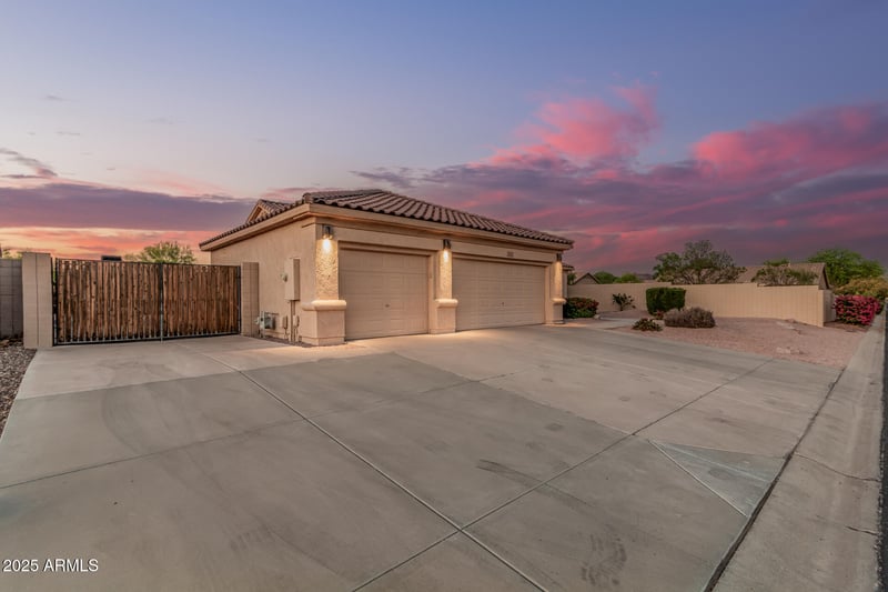 8220 Mariposa Grande Ln, Peoria, AZ 85383