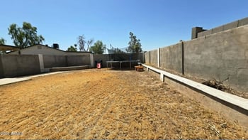 8220 Meadowbrook Ave, Phoenix, AZ 85033