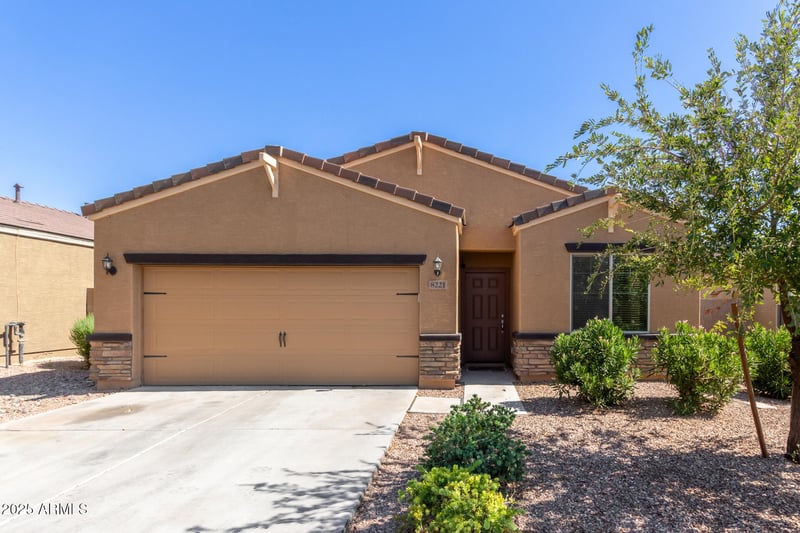 8221 Atlantis Way, Phoenix, AZ 85043