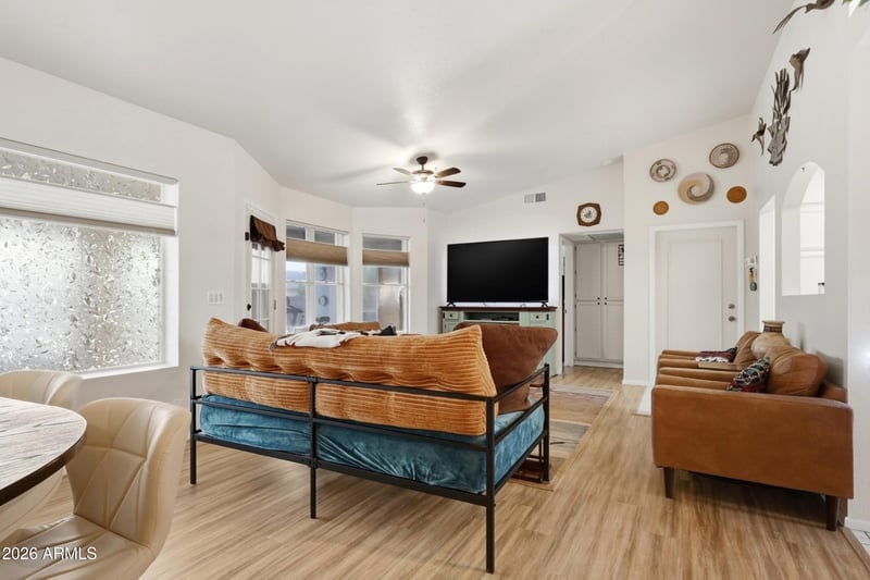8221 Meseto Ave, Mesa, AZ 85209