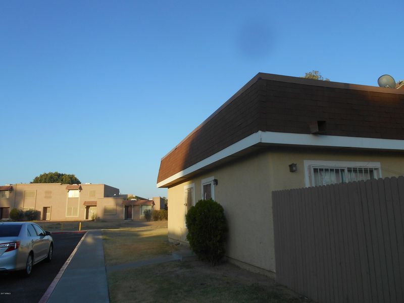 8221 N 33rd Ln, Phoenix, AZ 85051