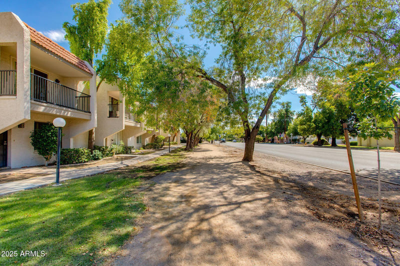 8225 Central Ave #9, Phoenix, AZ 85020