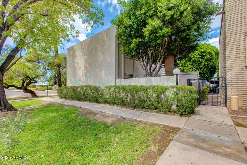8225 Central Ave #9, Phoenix, AZ 85020