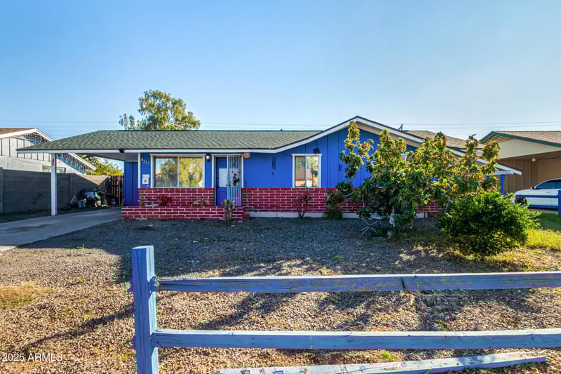 8225 Earll Dr, Phoenix, AZ 85033