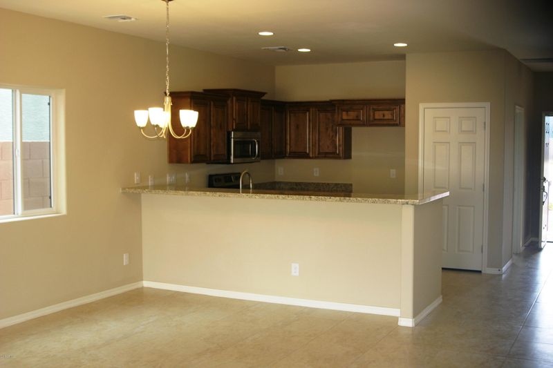 8225 S 4th Ave, Phoenix, AZ 85041
