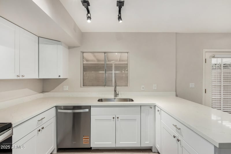8225 Thomas Rd, Scottsdale, AZ 85251