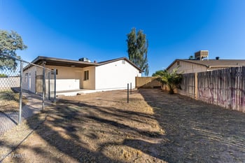 8226 Meadowbrook Ave, Phoenix, AZ 85033