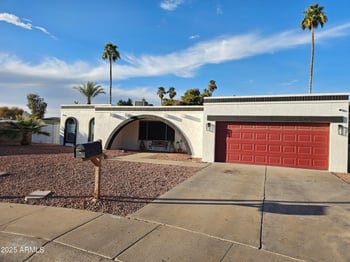8227 47th Dr, Glendale, AZ 85302