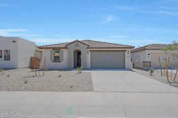 823 Riparian Dr, San Tan Valley, AZ 85140