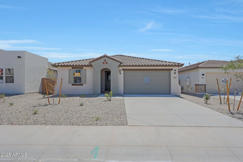 823 Riparian Dr, San Tan Valley, AZ 85140