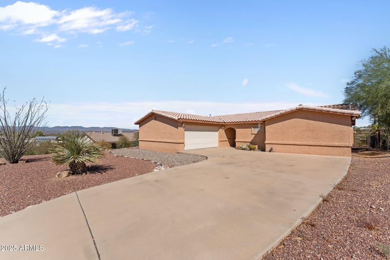 823 Yaqui Dr, Wickenburg, AZ 85390