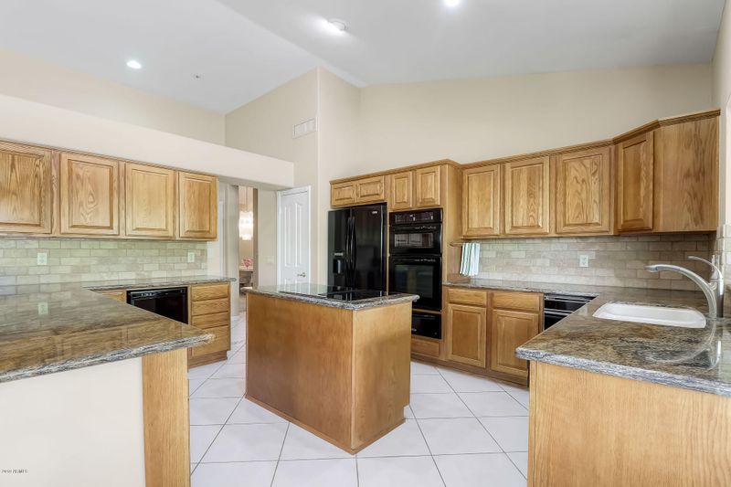 8230 E Juan Tabo Rd, Scottsdale, AZ 85255