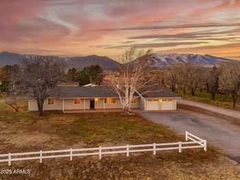 8230 Koch Field Rd, Flagstaff, AZ 86004