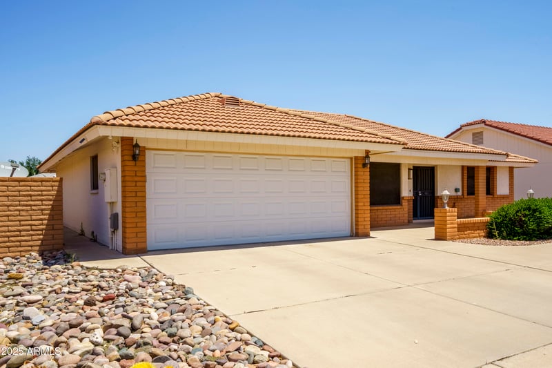 8230 Navarro Ave, Mesa, AZ 85209