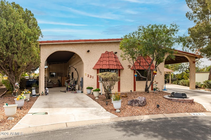 8231 Cactus Dr, Mesa, AZ 85208