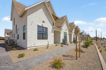 8232 University Dr, Mesa, AZ 85207