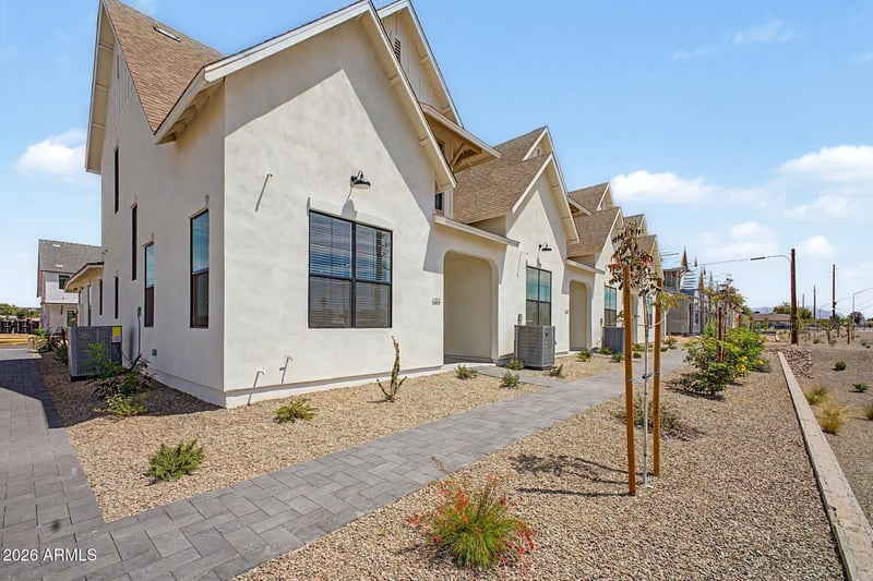 8232 University Dr, Mesa, AZ 85207