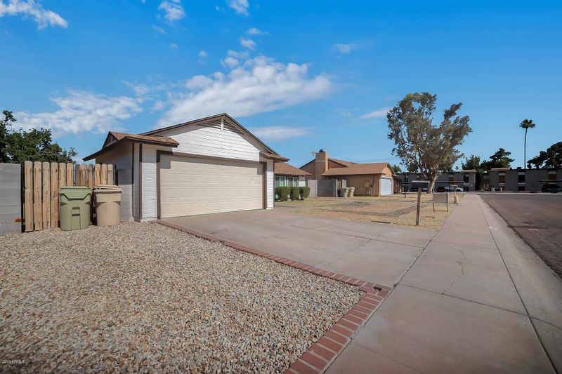 8234 N 59th Dr, Glendale, AZ 85302