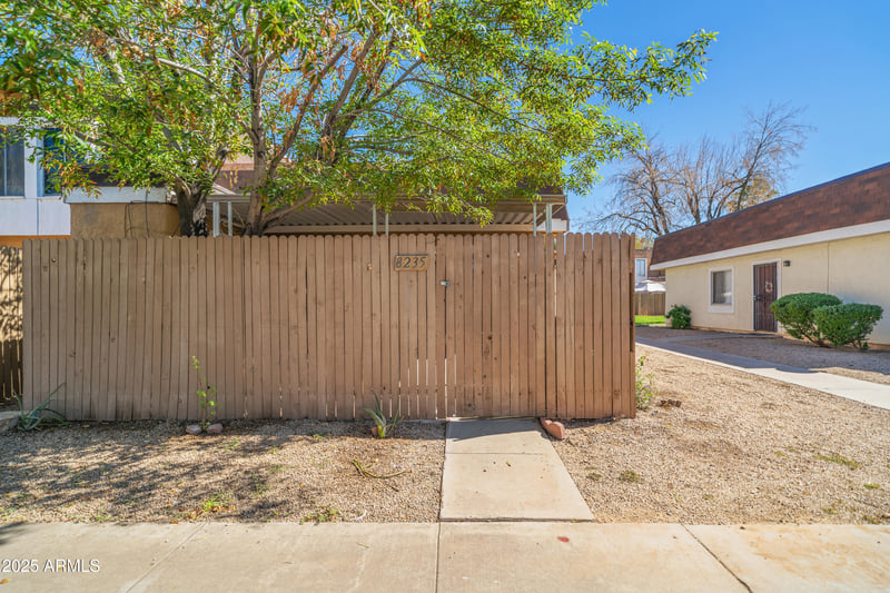 8235 34th Dr, Phoenix, AZ 85051