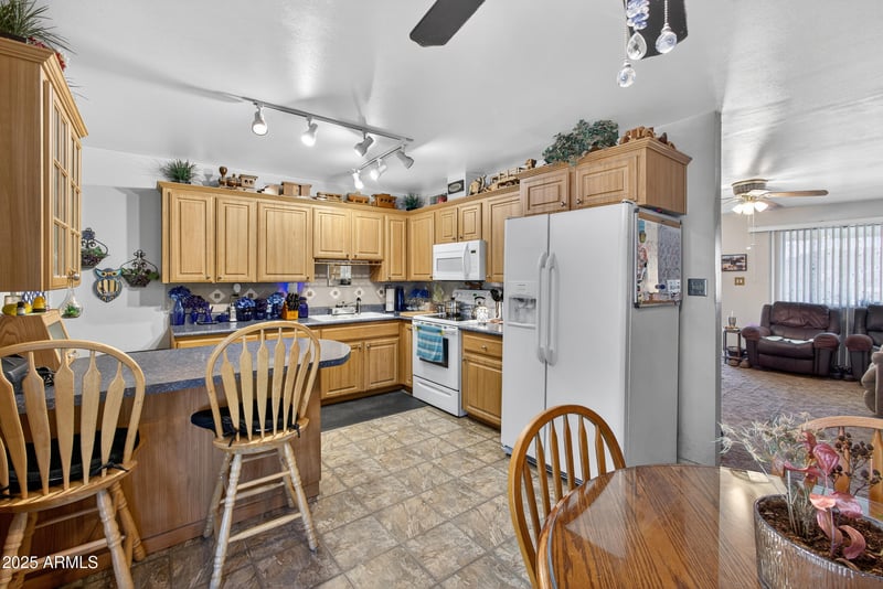 8235 35th Dr, Phoenix, AZ 85051