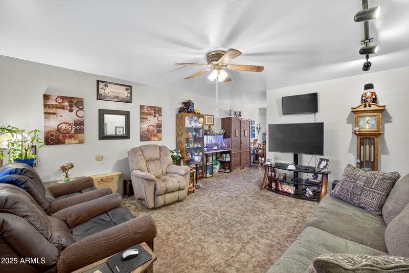 8235 35th Dr, Phoenix, AZ 85051