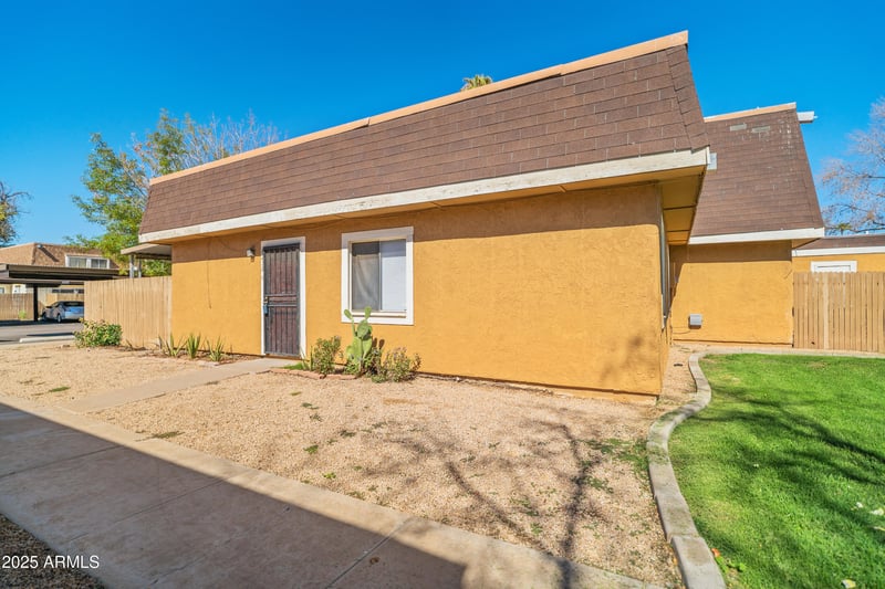8235 34th Dr, Phoenix, AZ 85051