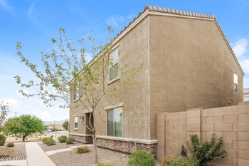 8235 Odeum Ln, Phoenix, AZ 85043