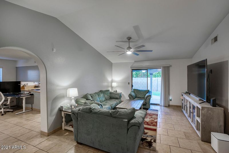 8237 W Corrine Dr, Peoria, AZ 85381