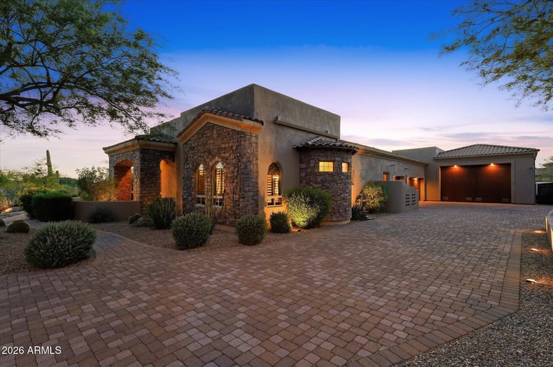 8238 E Kramer Cir, Mesa, AZ 85207