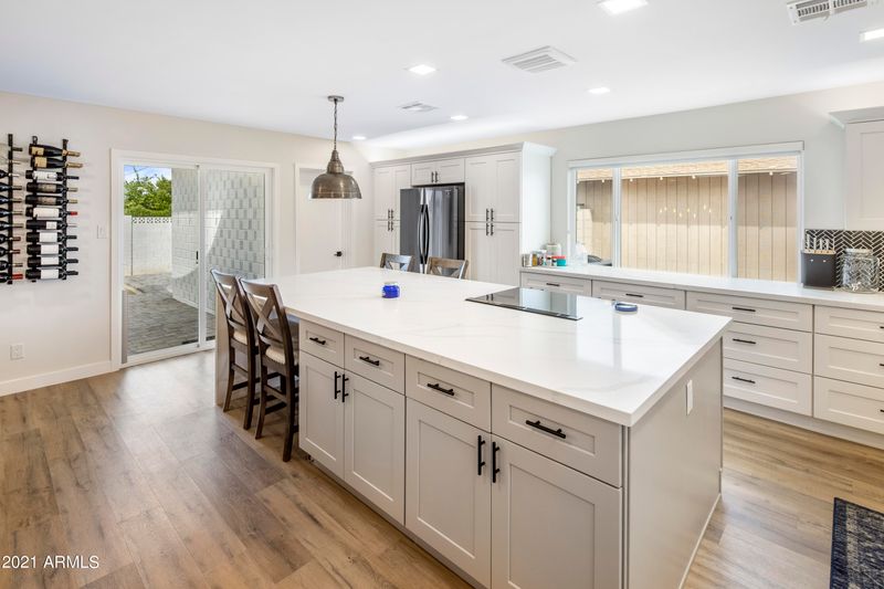 8238 E Mackenzie Dr, Scottsdale, AZ 85251