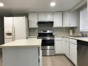 8238 Monroe St, Peoria, AZ 85345