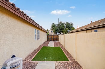 8239 W Harmony Ln, Peoria, AZ 85382