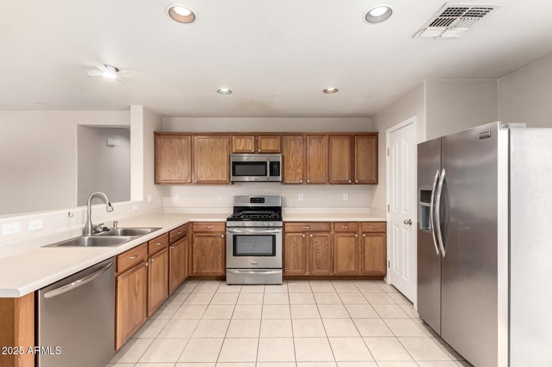 824 Dust Devil Cir, San Tan Valley, AZ 85143