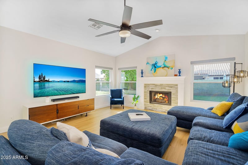 824 Mesquite St, Gilbert, AZ 85233