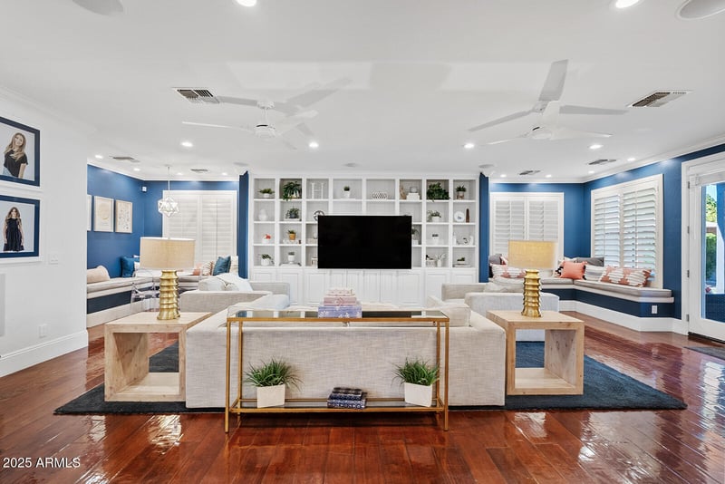 824 York Cir, Mesa, AZ 85213