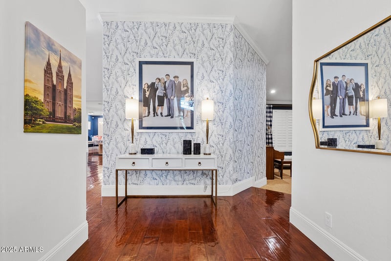 824 York Cir, Mesa, AZ 85213