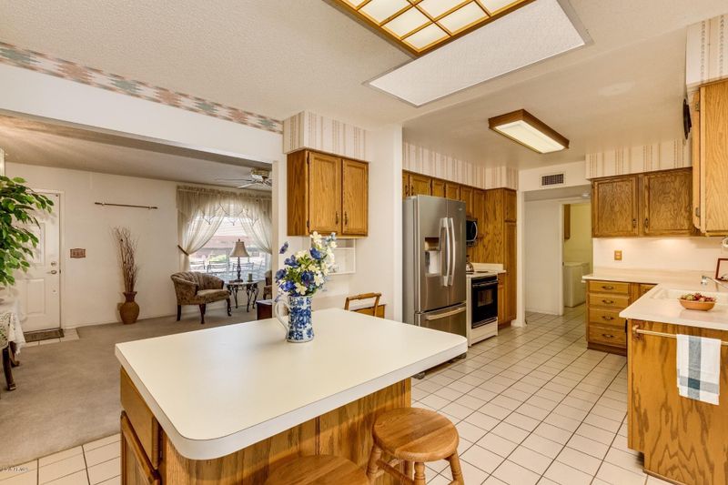 8240 E Lakeview Ave, Mesa, AZ 85209