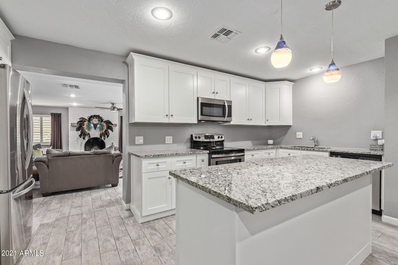 8240 N 8th St, Phoenix, AZ 85020