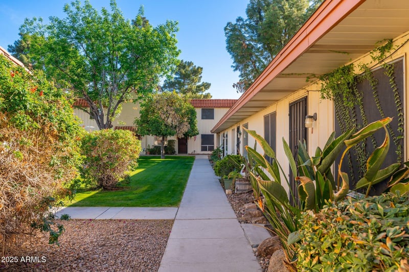 8241 Central Ave #11, Phoenix, AZ 85020