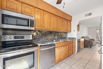 8241 Central Ave #11, Phoenix, AZ 85020